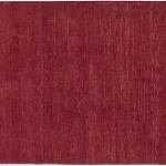 Tapis rouge géométrique de taille moyenne, ambiance chaleureuse et sacrée